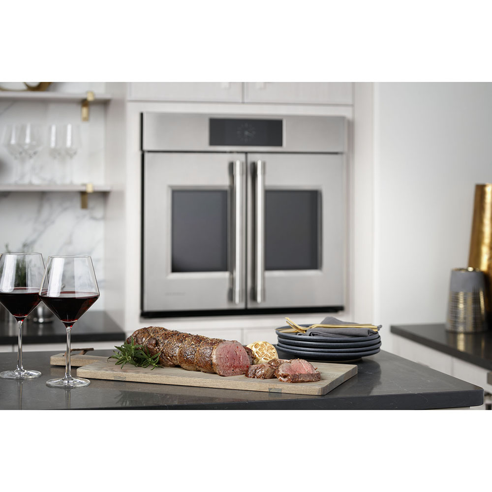 WALL-OVEN-30IN-STAINLESS-STEEL-ZTSX1FPSNSS-MONOGRAM-LIFESTYLE2.jpg